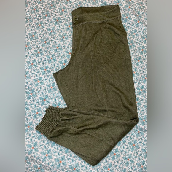 Green G by Giuliana Lounge Set - Picture 11 of 16